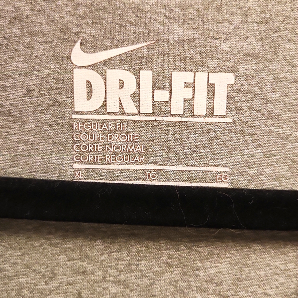 Nike Workout Top size XL - Picture 3 of 4
